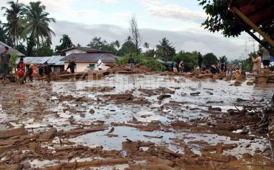 Banjir_Bandang-padang2