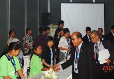 Anak-anak dan para peserta sesi Children Participation in Safe School and Inclusive Disaster Risk Reduction Anak-anak-dan-para-peserta-sesi-Children-Participation-in-Safe-School-and-Inclusive-Disaster-Risk-Reduction