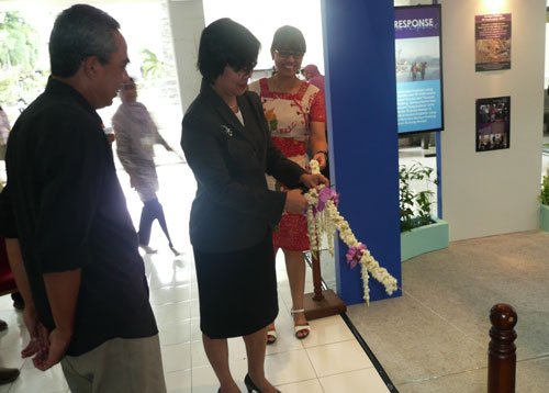 Pemotongan-Pita-Secara-Simbolis